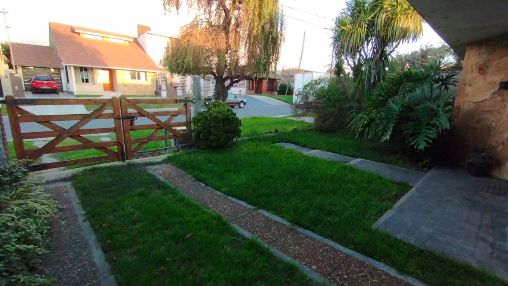 24 MESES -CASA 3 AMB. CON PARRILLA- PARQUE Y COCHERA- PUNTA MOGOTES