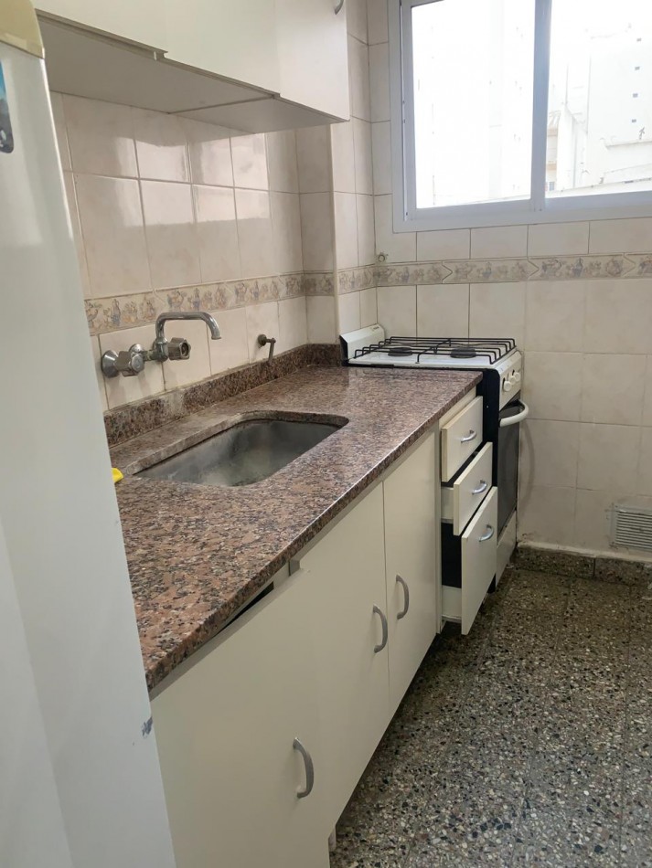  IMPECABLE AMBIENTE AMPLIO AL CONTRAFRENTE -Zona Hermitage 