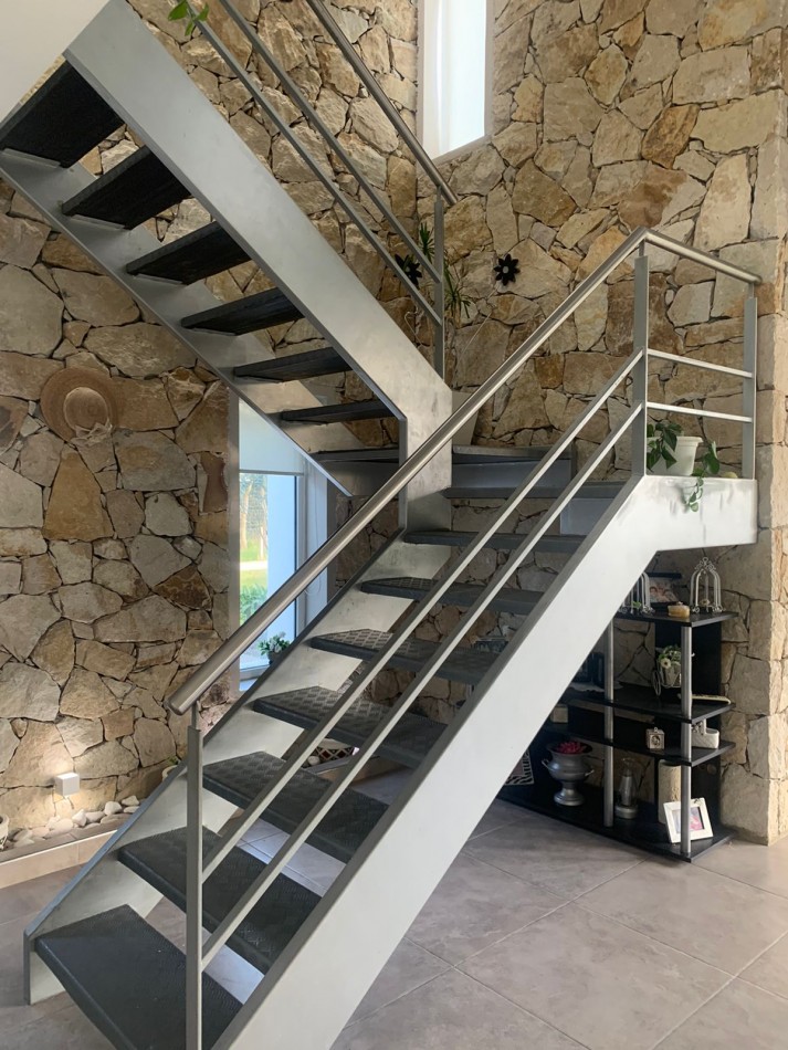 CASA DE CORTE MODERNO  CON  PILETA CLIMATIZADA   CON USO DE VERANO-FINANCIA- ACEPTA PERMUTA - BARRIO PRIVADO TIERRA DEL MAR 