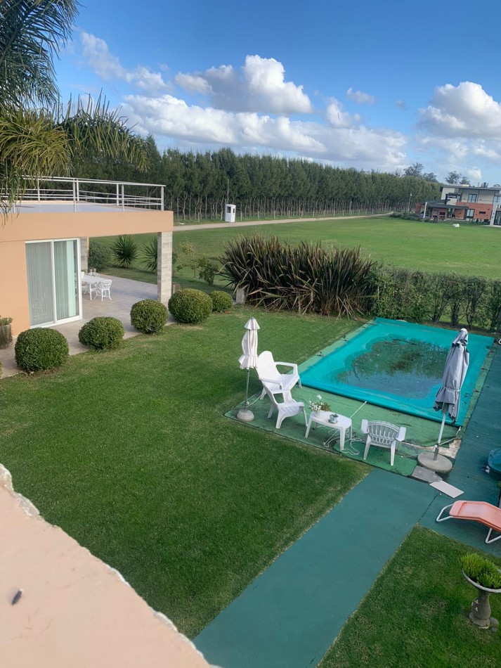 CASA DE CORTE MODERNO  CON  PILETA CLIMATIZADA   CON USO DE VERANO-FINANCIA- ACEPTA PERMUTA - BARRIO PRIVADO TIERRA DEL MAR 