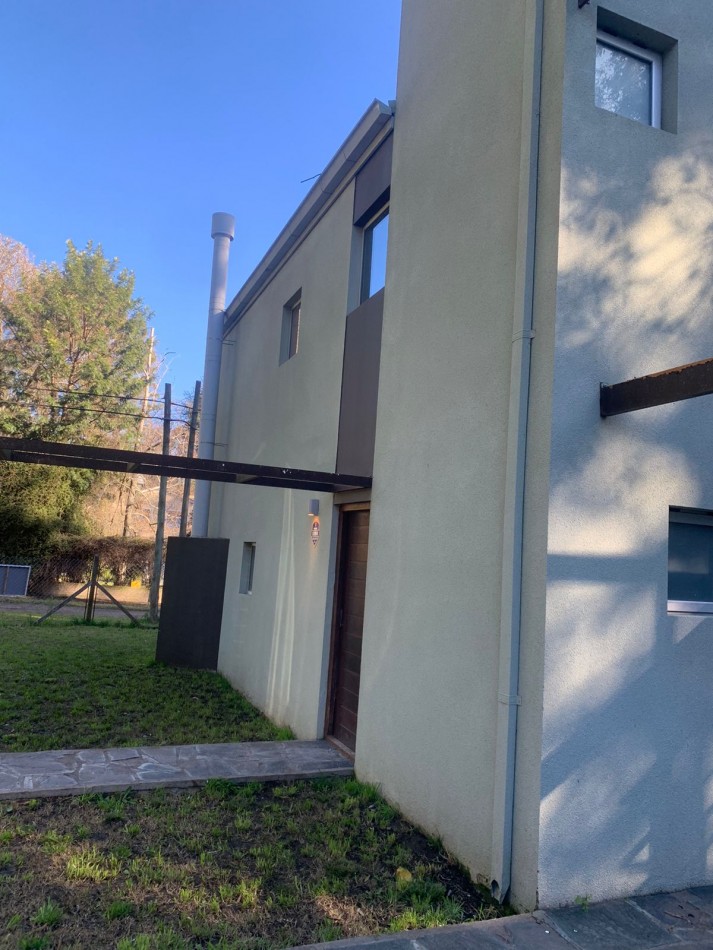 CASA CON PROYECTO A TERMINAR DE 4 AMB CON CALEF. X RADIADORES-FINANCIACION -ACEPTA PERMUTAS   -BOSQUE PERALTA RAMOS 