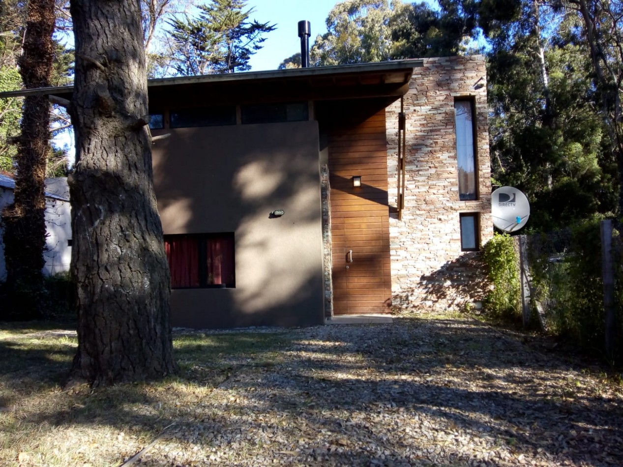 CASA MODERNA A TERMINAR SOBRE LOTE DE 450 M2-BOSQUE PERALTA RAMOS 