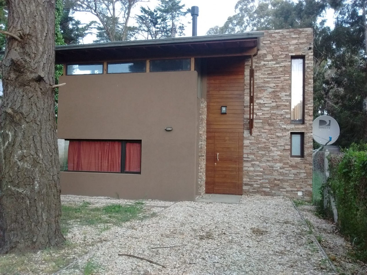 CASA MODERNA A TERMINAR SOBRE LOTE DE 450 M2-BOSQUE PERALTA RAMOS 
