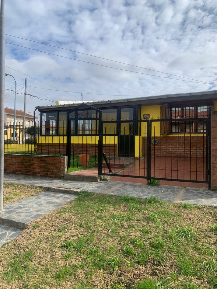 CASA   RUSTICA CON QUINCHO Y PARQUE- 4 AMB  -PUNTA MOGOTES