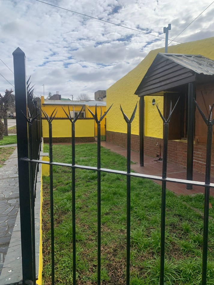 CASA   RUSTICA CON QUINCHO Y PARQUE- 4 AMB  -PUNTA MOGOTES