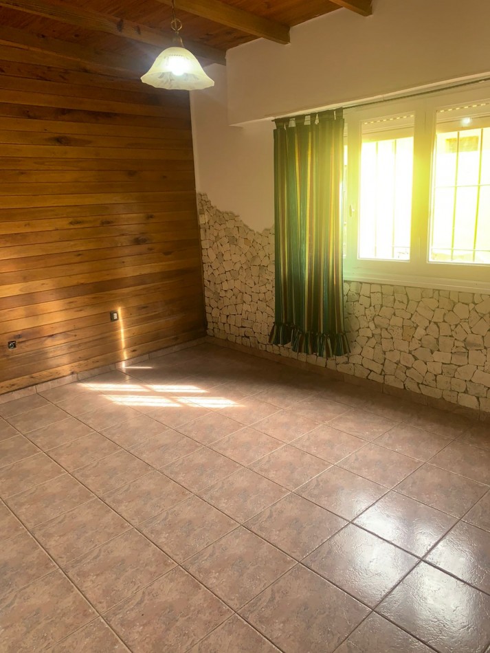 CASA   RUSTICA CON QUINCHO Y PARQUE- 4 AMB  -PUNTA MOGOTES