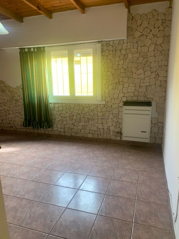 CASA   RUSTICA CON QUINCHO Y PARQUE- 4 AMB  -PUNTA MOGOTES