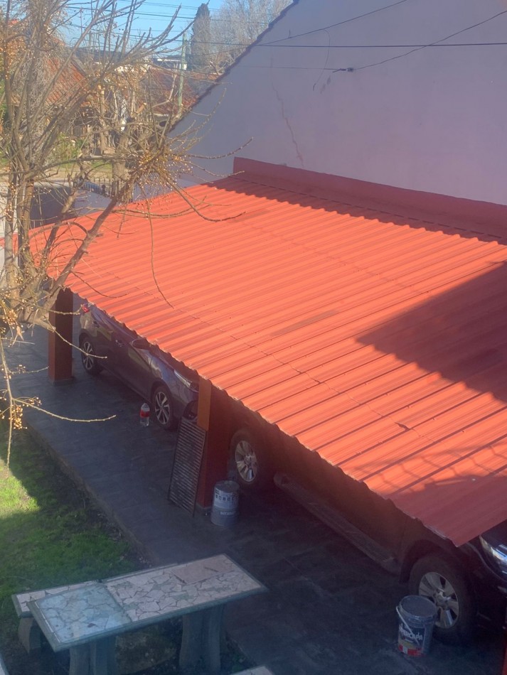 EN BLOQUE DOS CASAS DE 5 AMB Y 3 AMB - A 400 METROS DEL MAR  - MUY  BUEN ESTADO ORIGINAL. -PUNTA MOGOTES