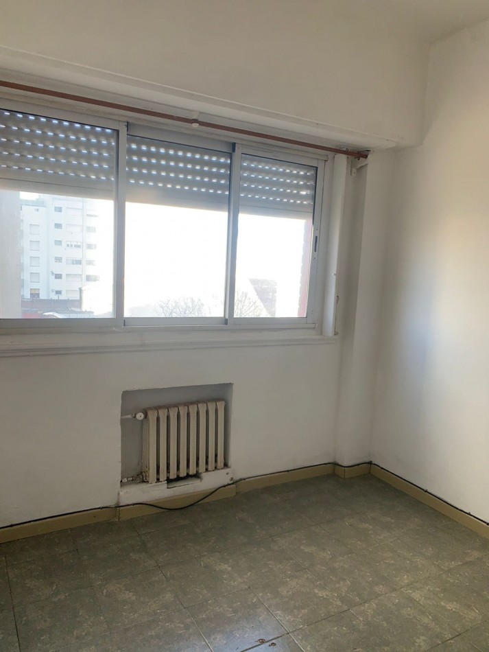 alquiler 24 MESES -3 AMBIENTE A LA CALLE CON HABITACION Y BAÑO DE SERVICIO- mas expensas  -MACROCENTRO