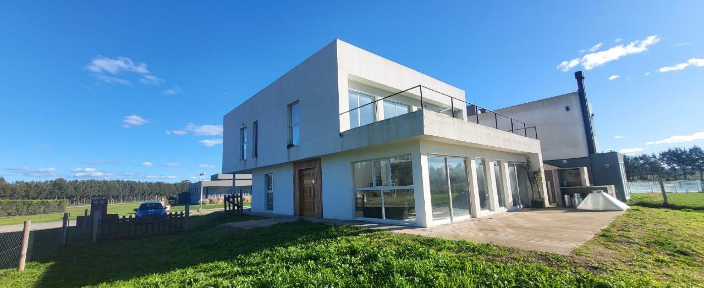 CASA DE CORTE MODERNO  A ESTRENAR -ACEPTA PERMUTA - BARRIO PRIVADO TIERRA DEL MAR