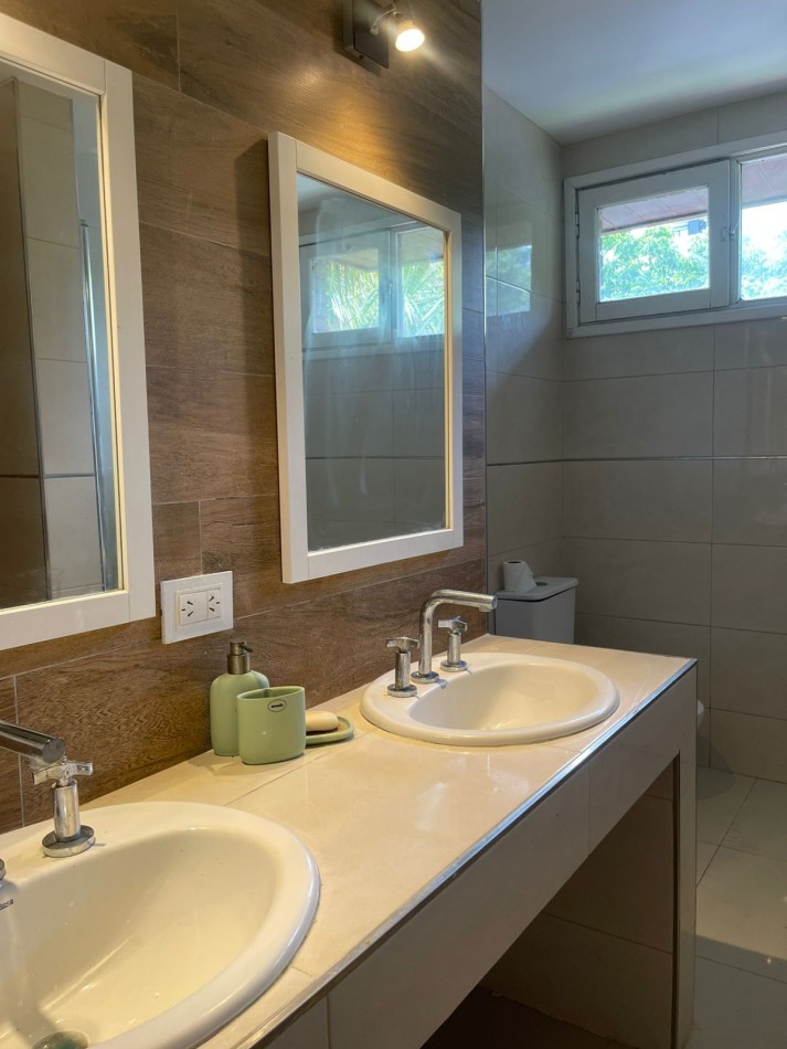 CASA CORTE MODERNO - SAN  CARLOS-a metros golf Playa Grande-EQUIPADO PARA7 HUESPEDES 