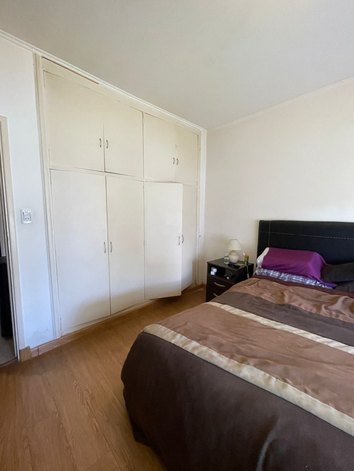 CASA 2 DORMITORIOS-COCHERA DOBLE-PARRILLA-todos los servicios -OPORTUNIDAD 