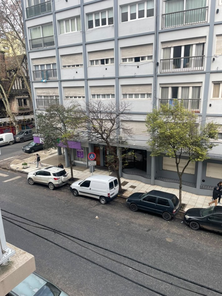 AMBIENTE A LA CALLE -COCHERA OPCIONAL-ZONA PASEO ALDREY