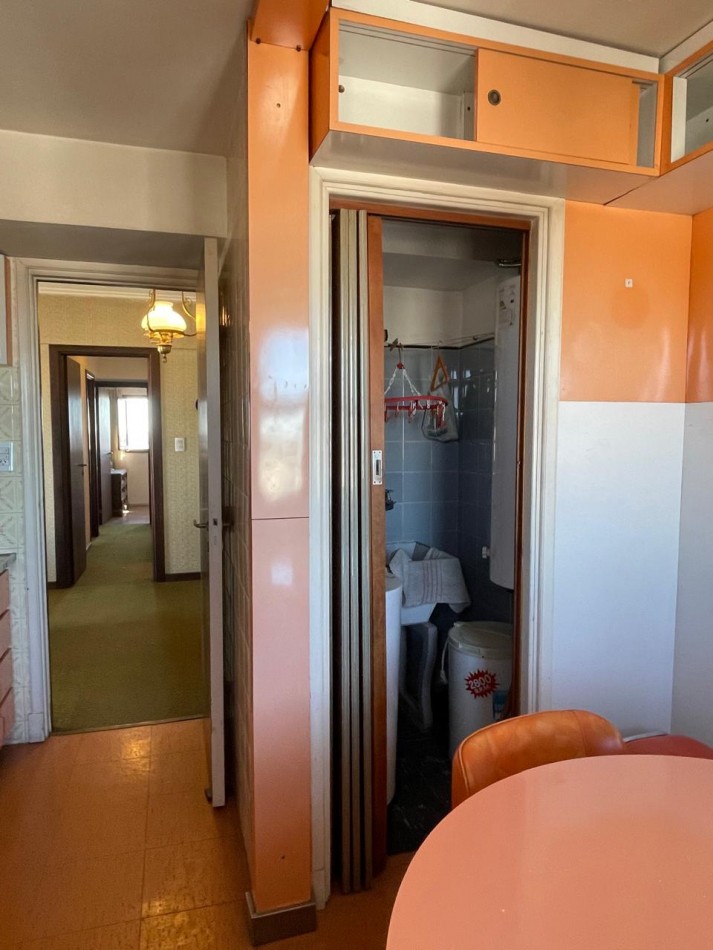 DEPARTAMENTO 4 AMB al frente-PISO 22-COCHERA DOBLE-LA PERLA 