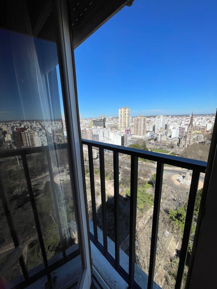 DEPARTAMENTO 4 AMB al frente-PISO 22-COCHERA DOBLE-LA PERLA 