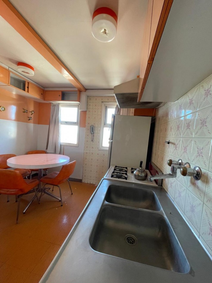 DEPARTAMENTO 4 AMB al frente-PISO 22-COCHERA DOBLE-LA PERLA 