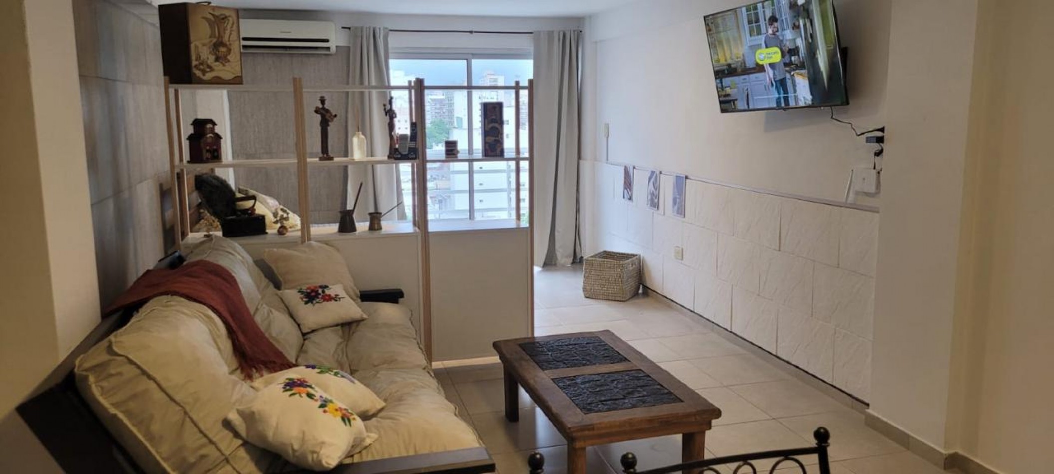 Impecable Monoambiente al frente-cochera- zona La Perla 