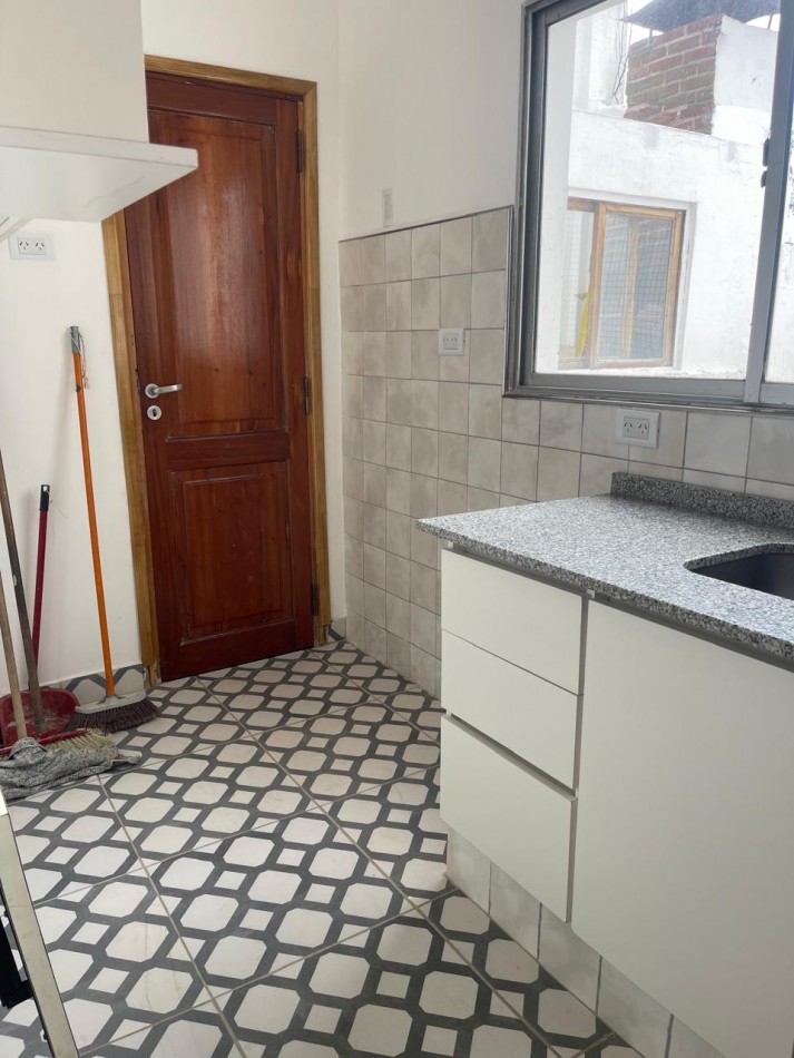 ALQUILER 24 MESES -2 ambientes a la CALLE con BALCON -PATIO C/ PARRILLA-MICROCENTRO-
