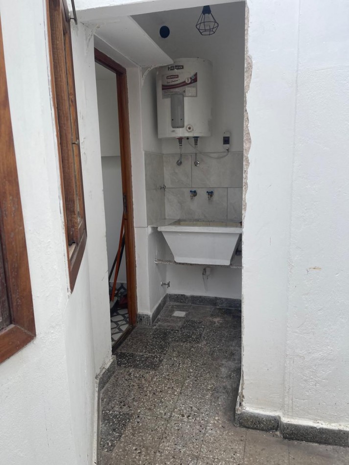 ALQUILER 24 MESES -2 ambientes a la CALLE con BALCON -PATIO C/ PARRILLA-MICROCENTRO-