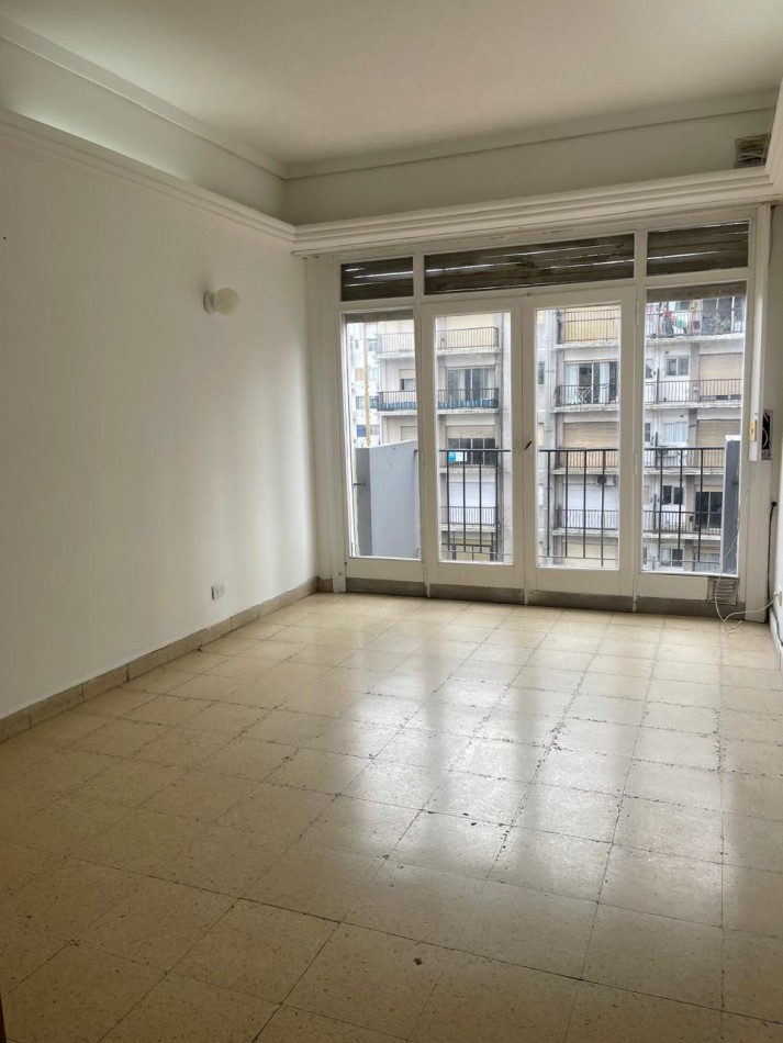 ALQUILER 24 MESES -2 ambientes a la CALLE con BALCON -PATIO C/ PARRILLA-MICROCENTRO-