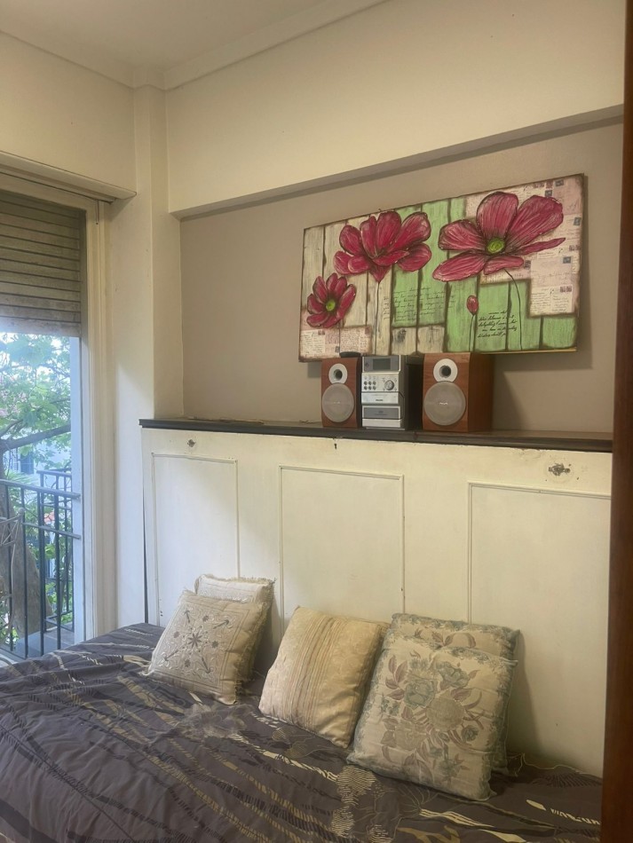 AMPLIO MONOAMBIENTE A LA CALLE C/BALCON p/ 4 personas -ZONA PASEO ALDREY