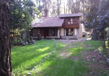 CABAÑA  CON GRAN PARQUE  -Bosque Peralta Ramos 