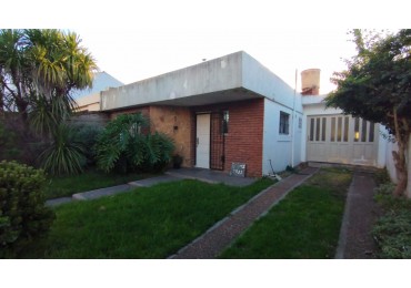 24 MESES -CASA 3 AMB. CON PARRILLA- PARQUE  Y COCHERA- PUNTA MOGOTES 