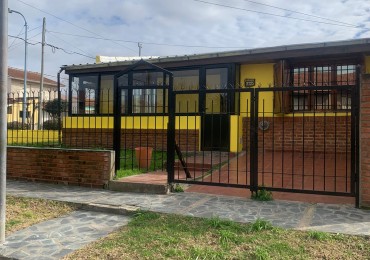 CASA   RUSTICA CON QUINCHO Y PARQUE- 4 AMB  -PUNTA MOGOTES